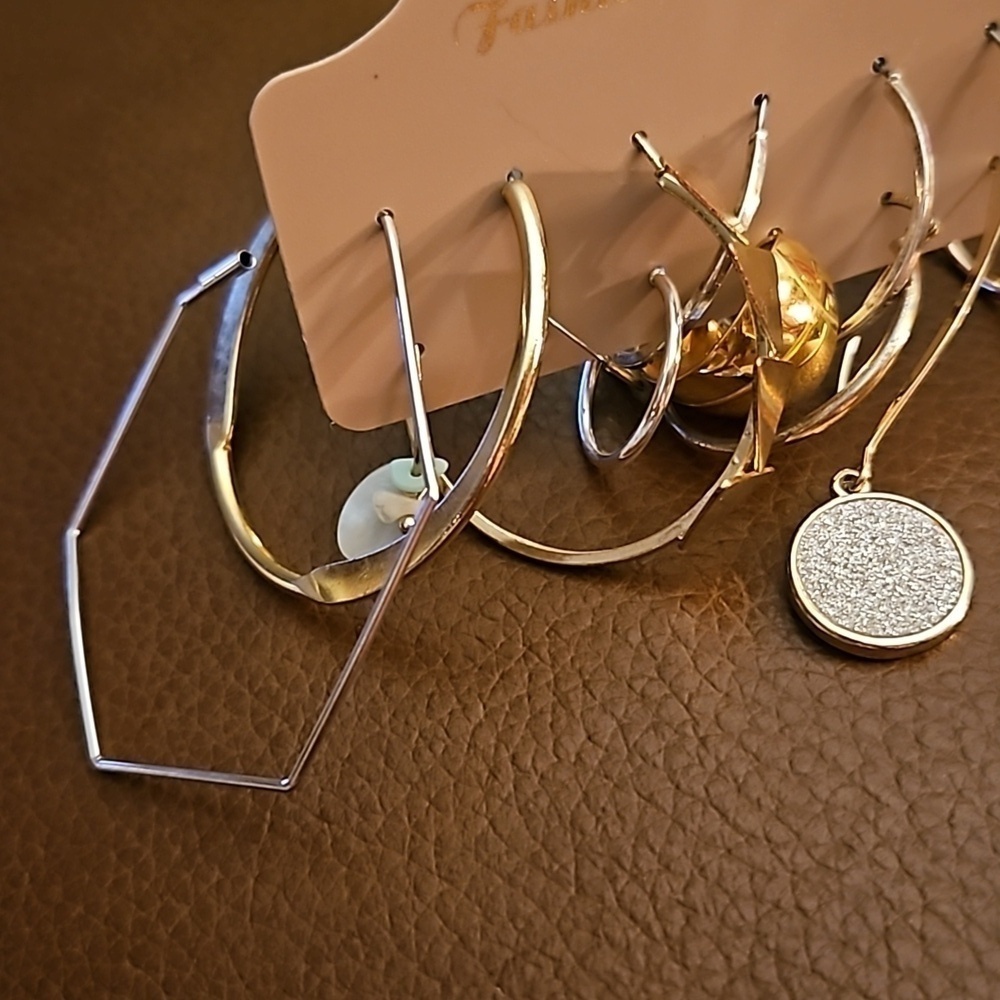 VTG Twelve Single Huggie and Hoop Festival Earrings - Picture 4 of 5